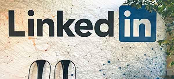 How to contact leads with LinkedIn